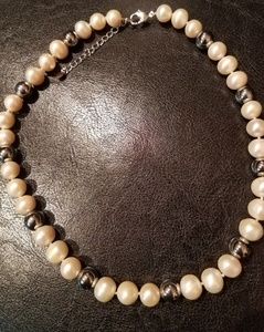 ✨HOST PICK✨Fresh Water Pearl and Silver Necklace